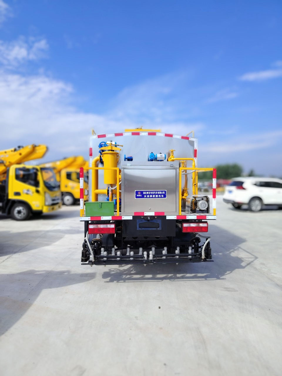 FAW 6.5m³ 150HP Asphalt Distributor Truck
