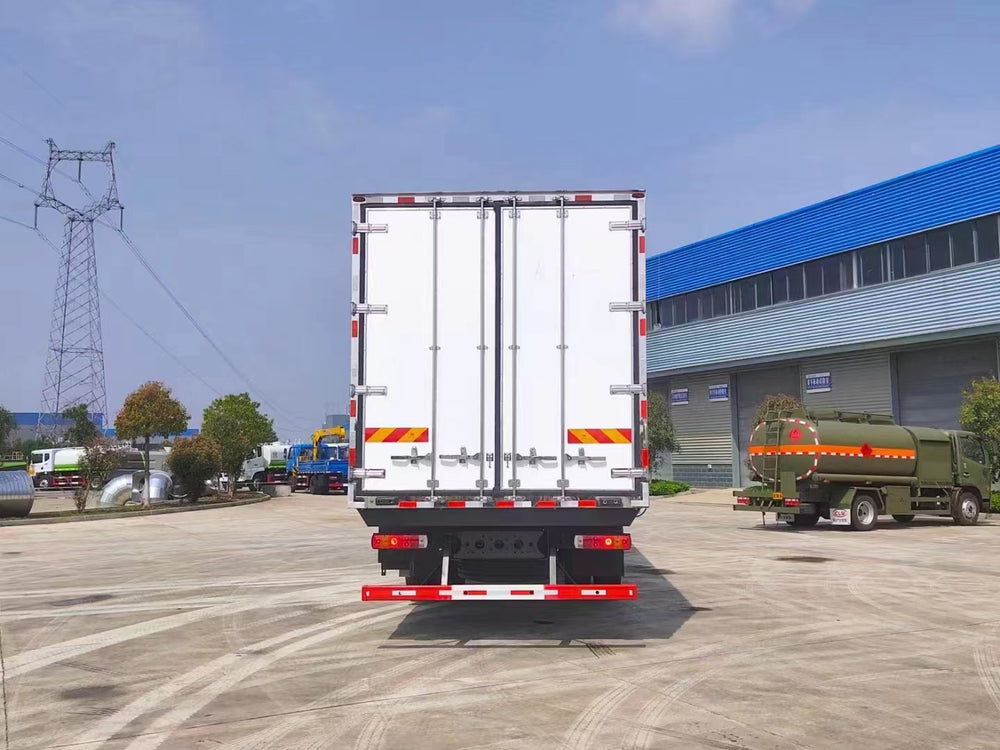 FOTON 9.6M 350HP 6*4 Refrigerated Truck