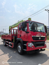 HOWO 4×2 ZOOMLION 8T Telescopic Boom Crane