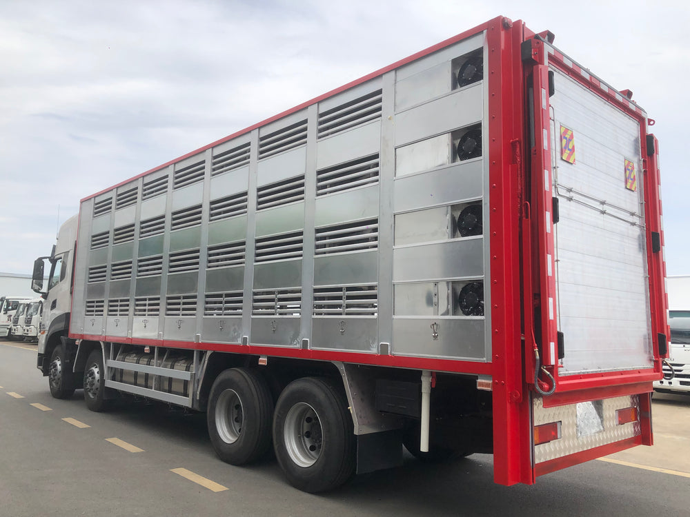 DongFeng 465HP 4-Deck Livestock Transport Truck