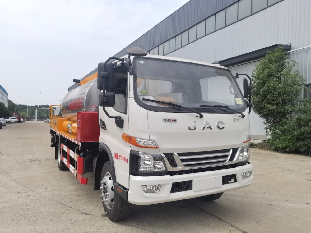 JAC 7.5T Asphalt Distributor Truck