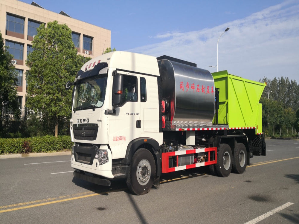 HOWO 20m³ Synchronous Chip Sealer Truck