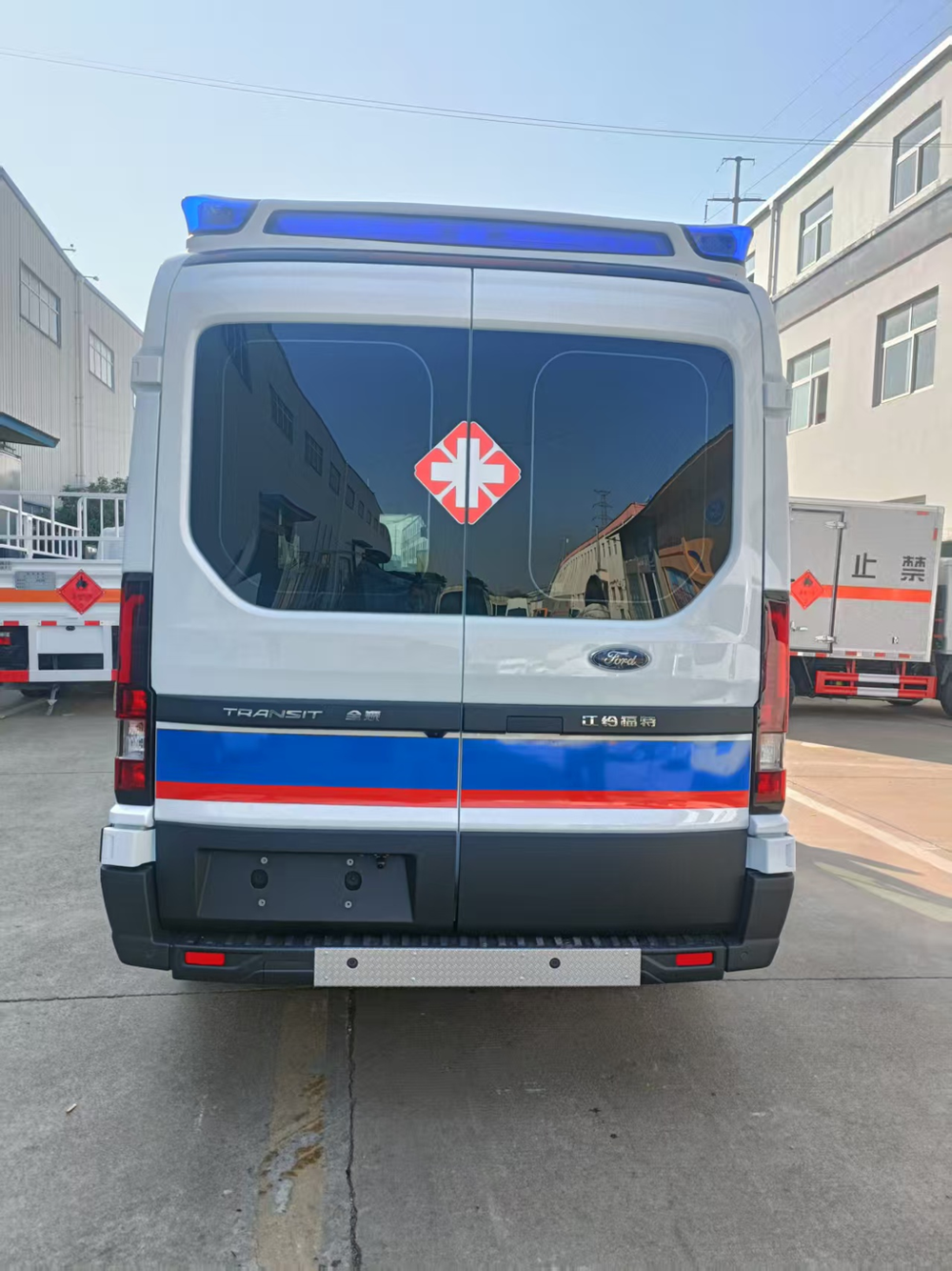 Ford V363 Mid-wheelbase Mid-roof Monitor Ambulance