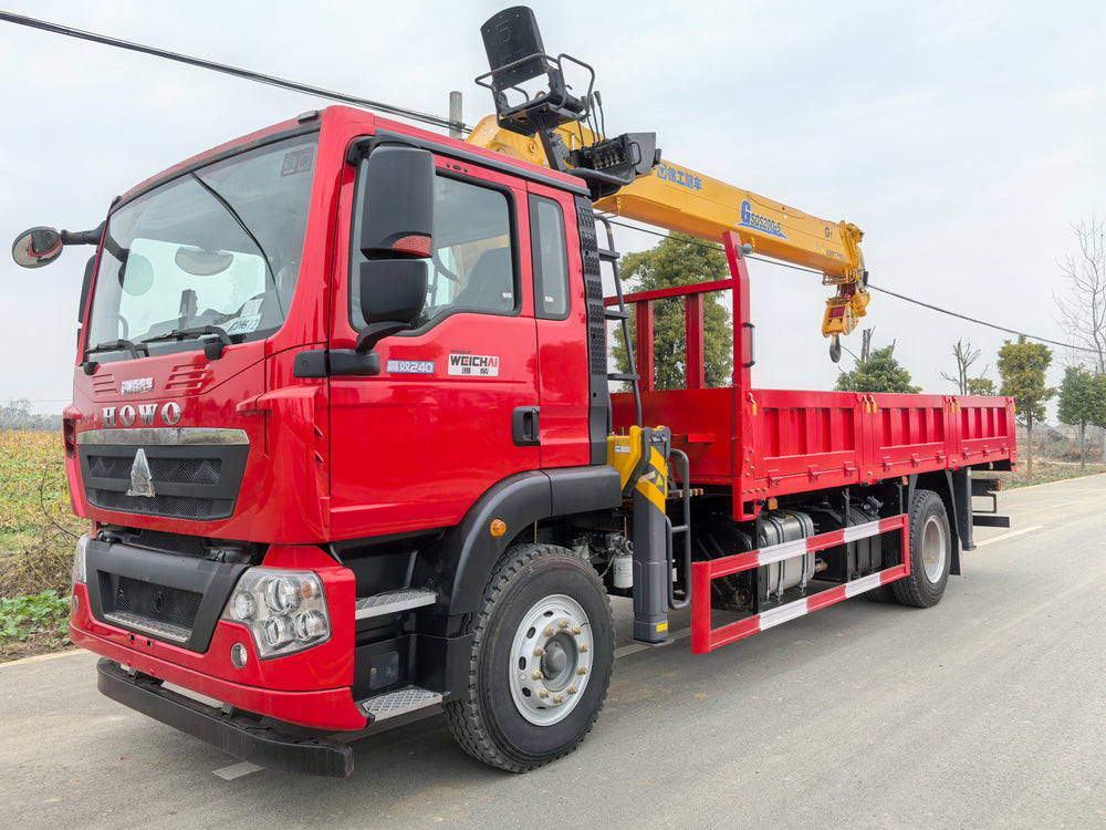 HOWO 4*2 XCMG 8T 5Section Telescopic Boom Crane