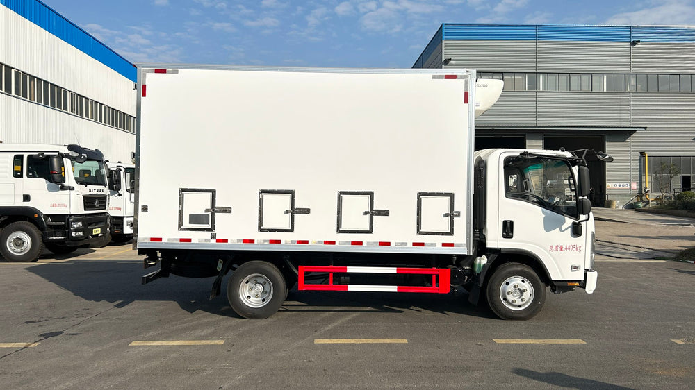 ISUZU Day-old Chick Transport Truck