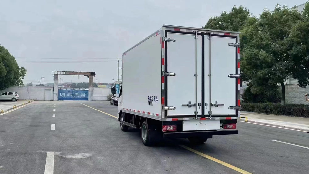 FOTON 5.5m Refrigerated Truck