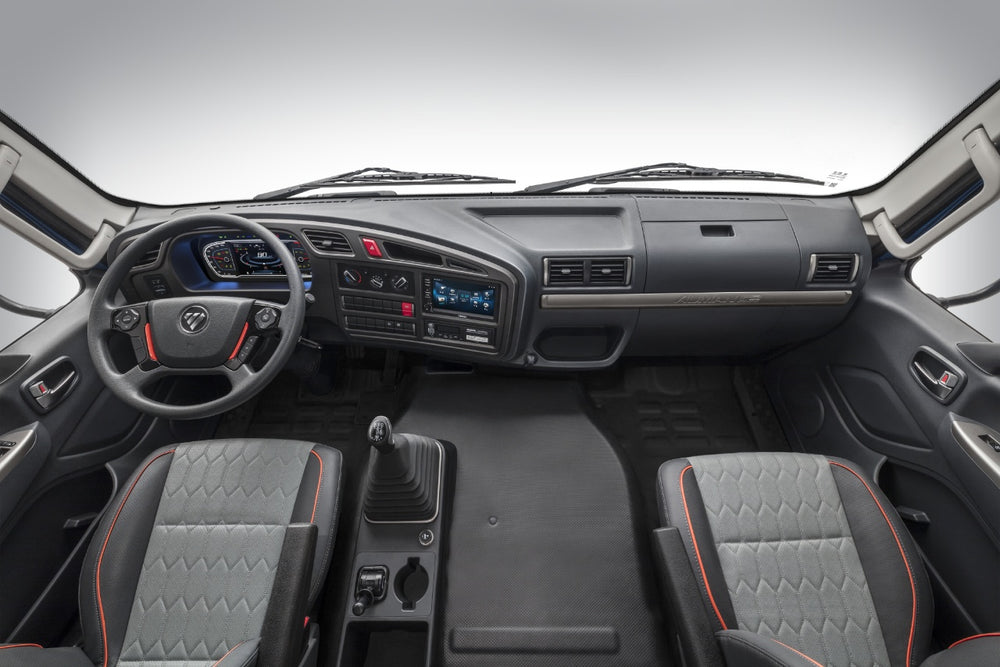 FOTON 6.8m E6 300HP Refrigerated Truck