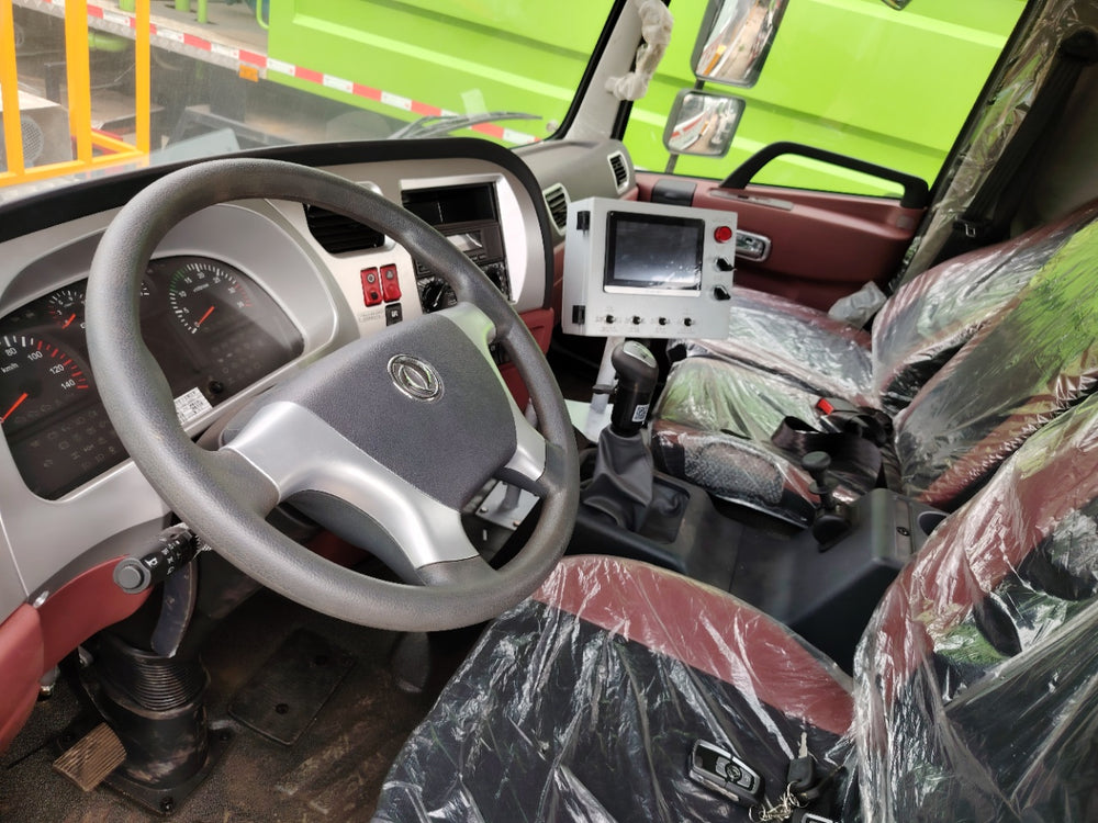 DongFeng 9.3m³ 180HP Asphalt Distributor Truck