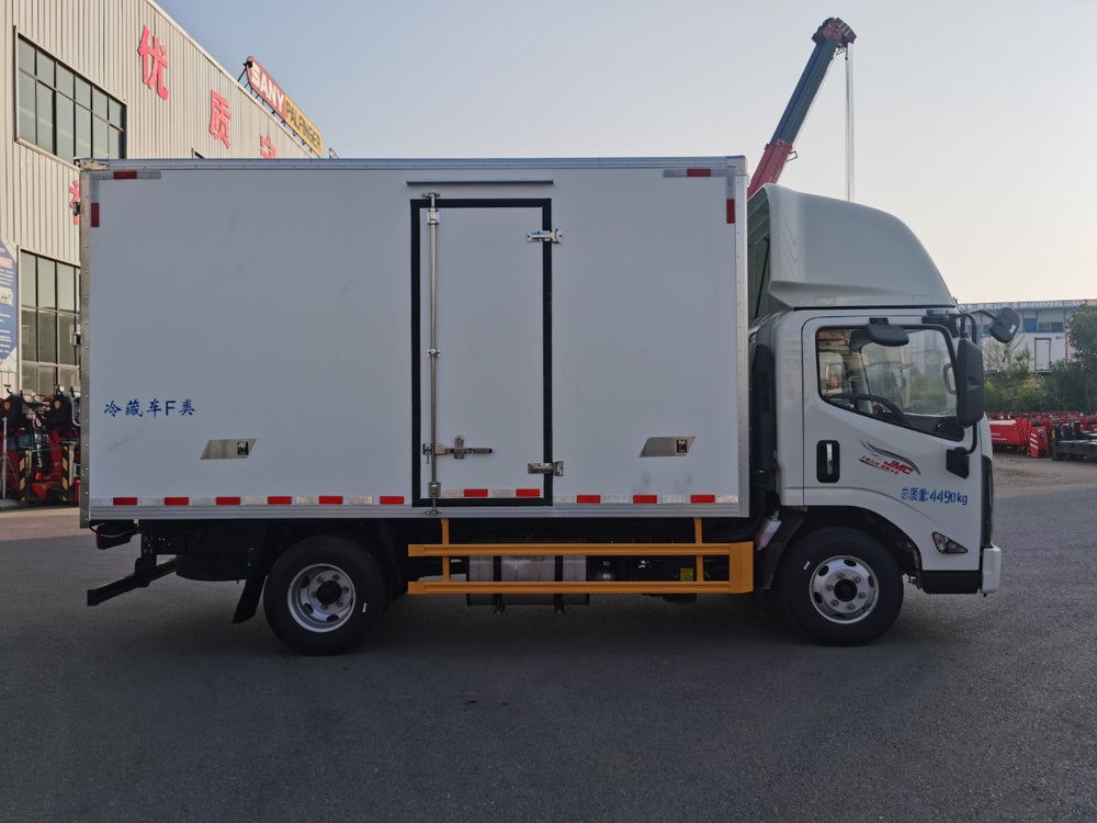 JMC 164HP Refrigerated Truck